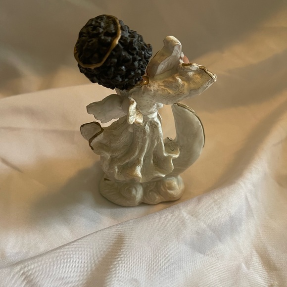 Angel - Picture 2 of 4